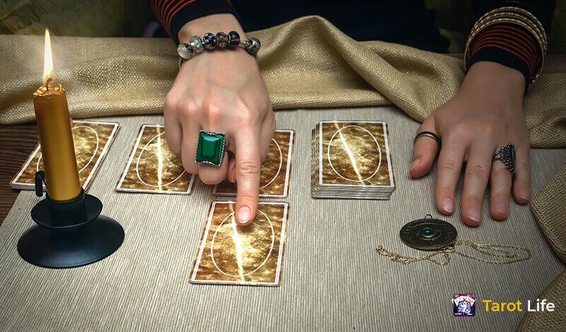 Learning-more-about-the-Tarot-Deck